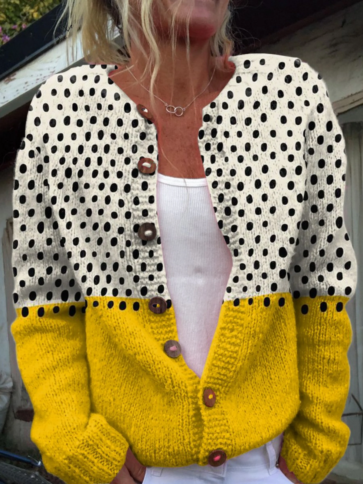 Junella™ | Strickjacke mit Knöpfen