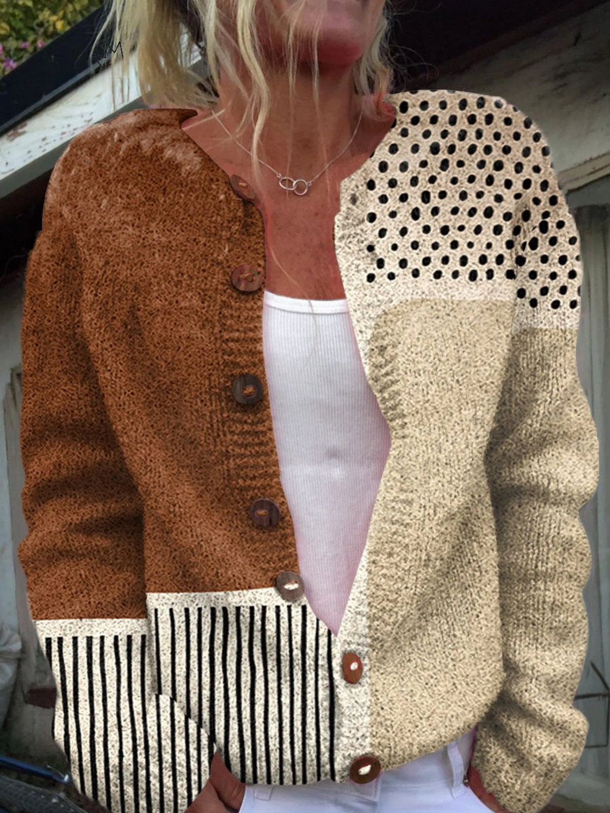 Eloise™ | Strickjacke mit Knöpfen