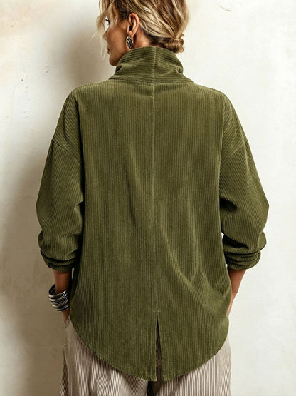 Nina™ | Asymmetrische Samt-Stehkragenbluse mit Knöpfen – Olive